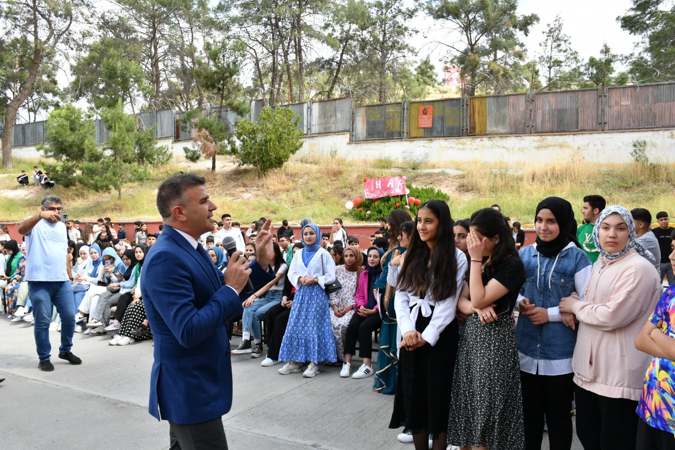Yüzbaşı Ali Saip Ursavaş Anadolu Lisesi Öğrencileri Bahar Şenliğinde Eğlendiler;
