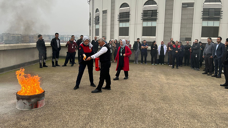 Büyükşehir itfaiyesinden “risk alma, önlem al” semineri;