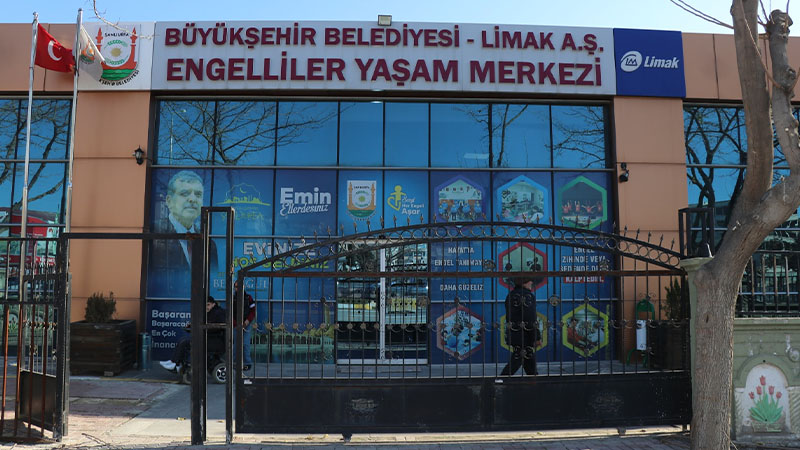 Büyükşehir Belediyesi engelliler yaşam merkezi yüreklere dokunuyor;