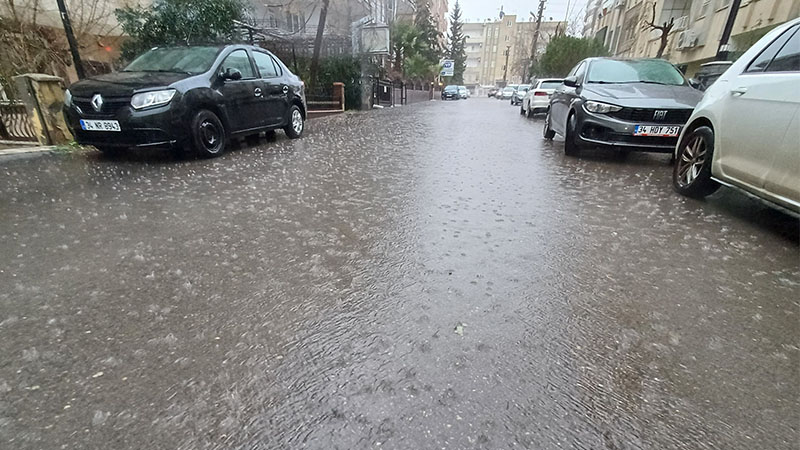 Şanlıurfa’da sağanak etkili oldu