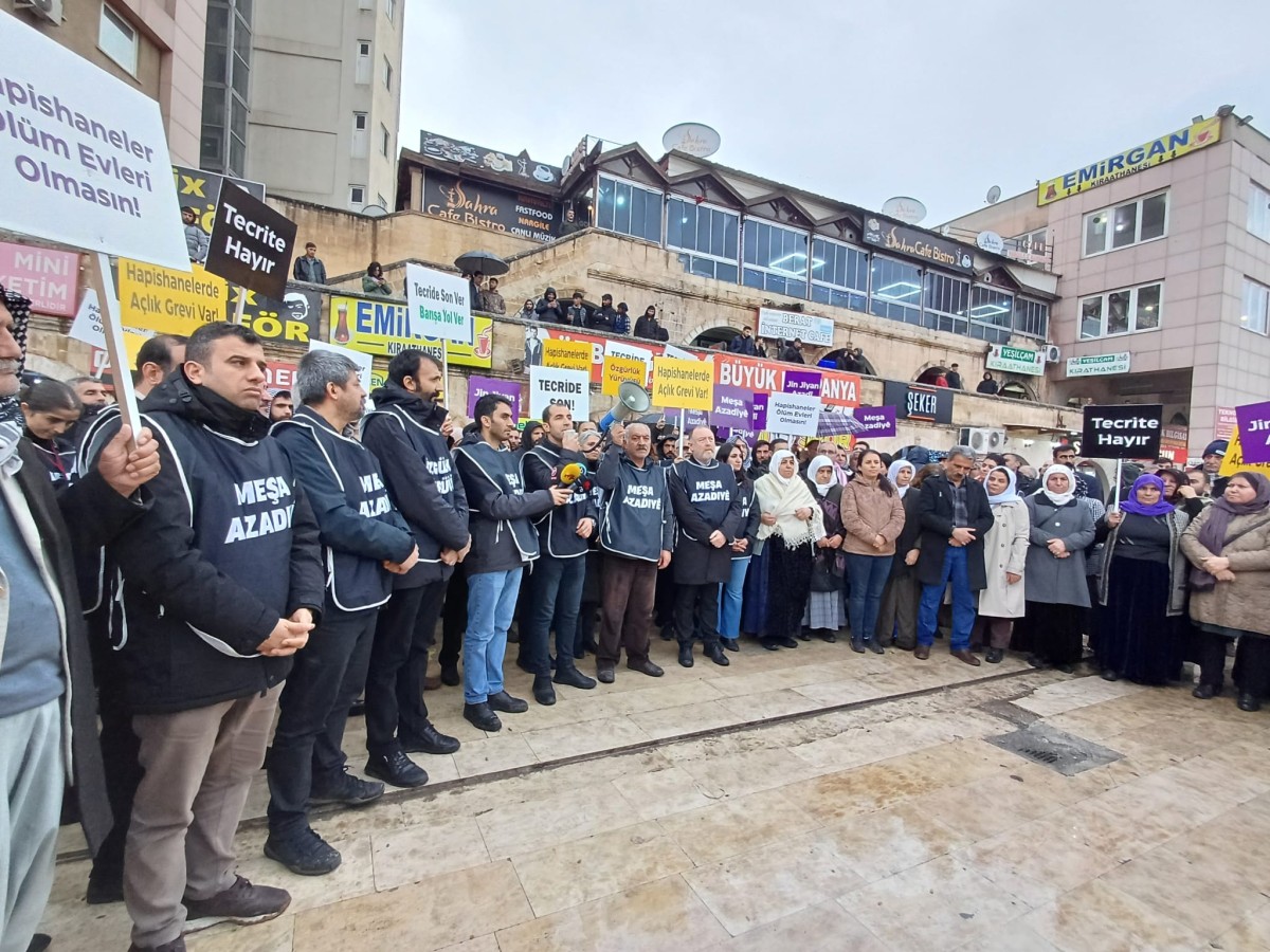 Şanlıurfa’da yasaklara rağmen yürüyüş yapan druba müdahale edildi;