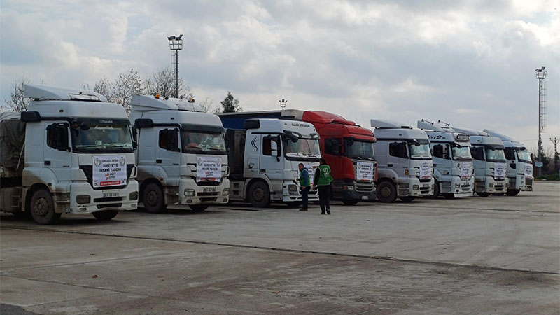 Şanlıurfa’dan Suriye'ye 8 tır insani yardım malzemesi yola çıktı;