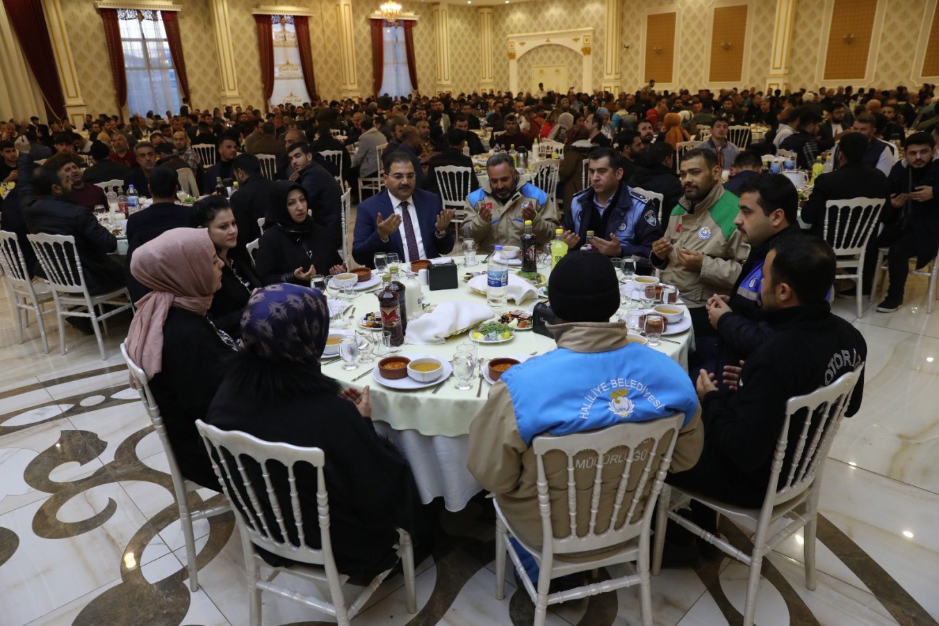 Haliliye Belediyesi personeli iftarda buluştu;