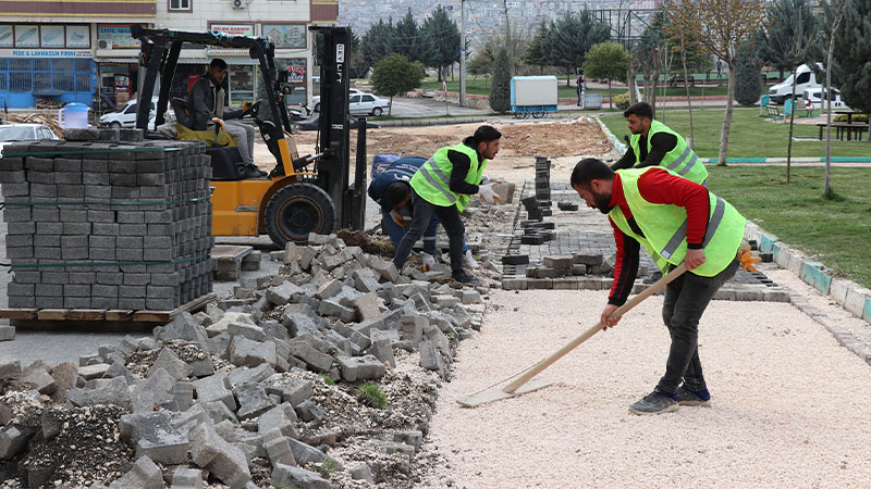 Haliliye'de yollar yenileniyor;