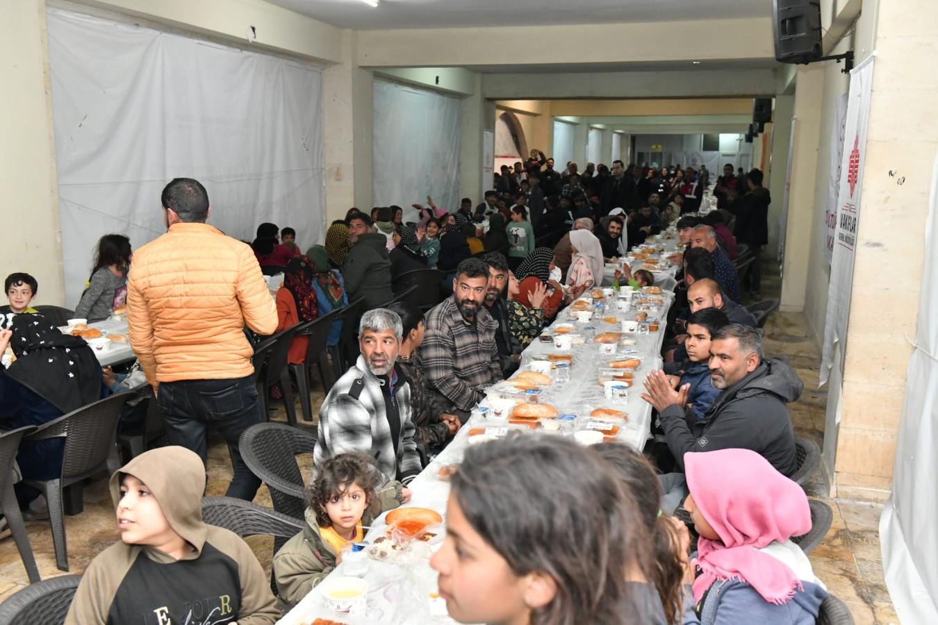 Vali Şıldak, hayırseverlerin iftar programına katıldı