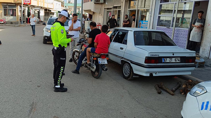 Ceylanpınar’da 4 motosiklet trafikten men edildi;