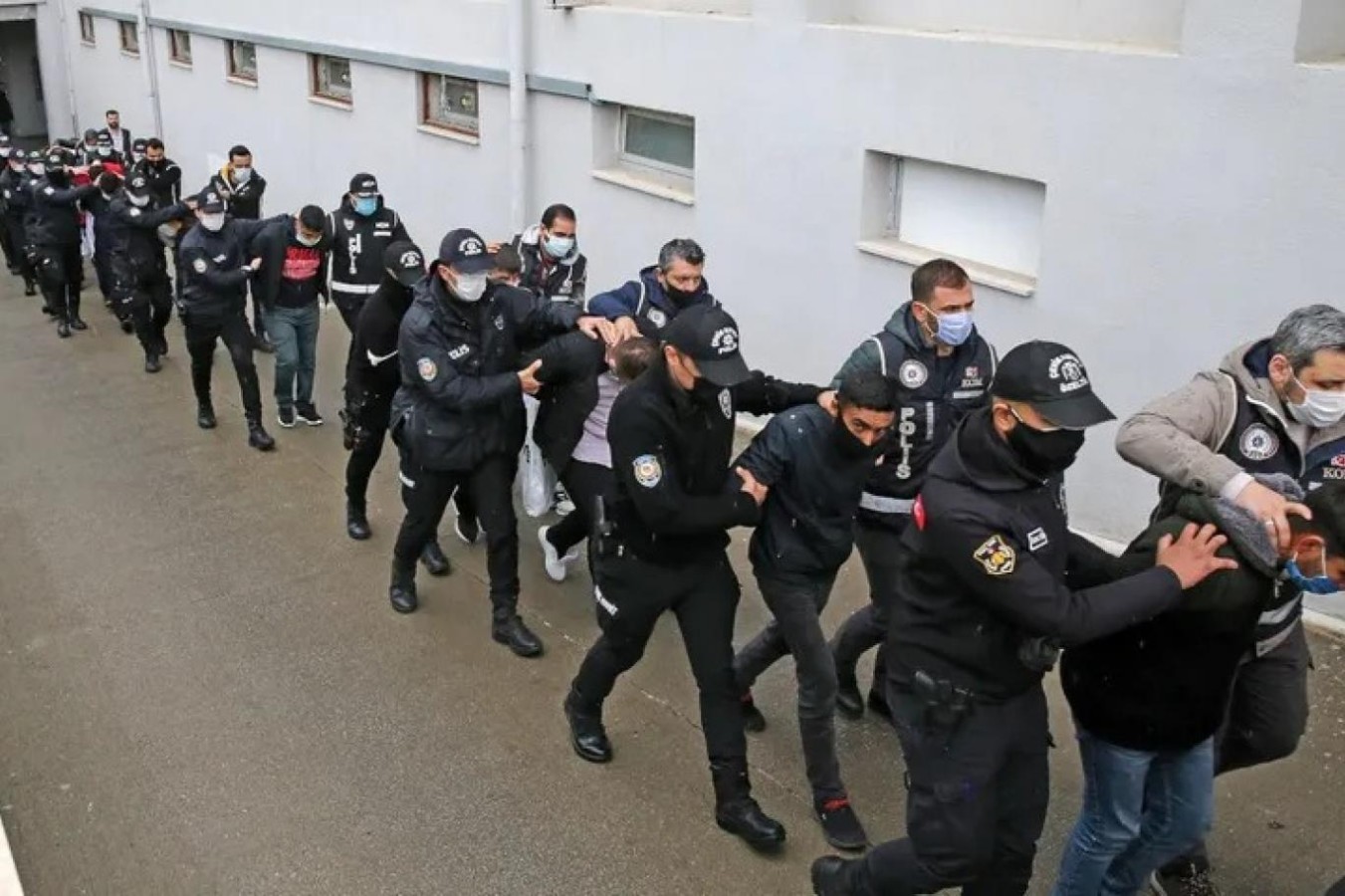 Şanlıurfa’da uyuşturucu denetimlerinde 23 gözaltı;