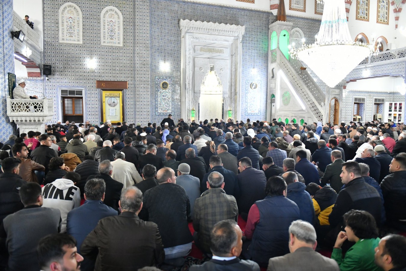 Şanlıurfa’da vatandaşlar Ramazan Bayramı için Dergah Camisi’ne akın etti;