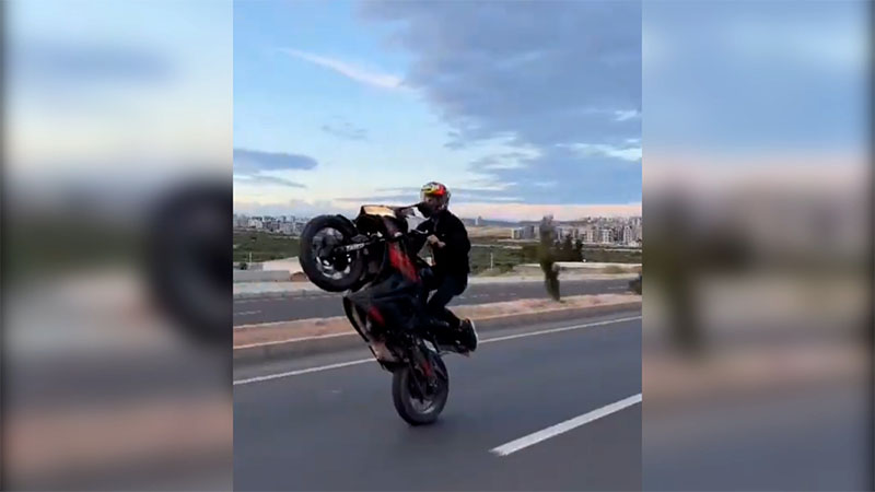 Şanlıurfa'da akrobasi hareketleri trafiği tehlikeye attı: Motosiklete para cezası;