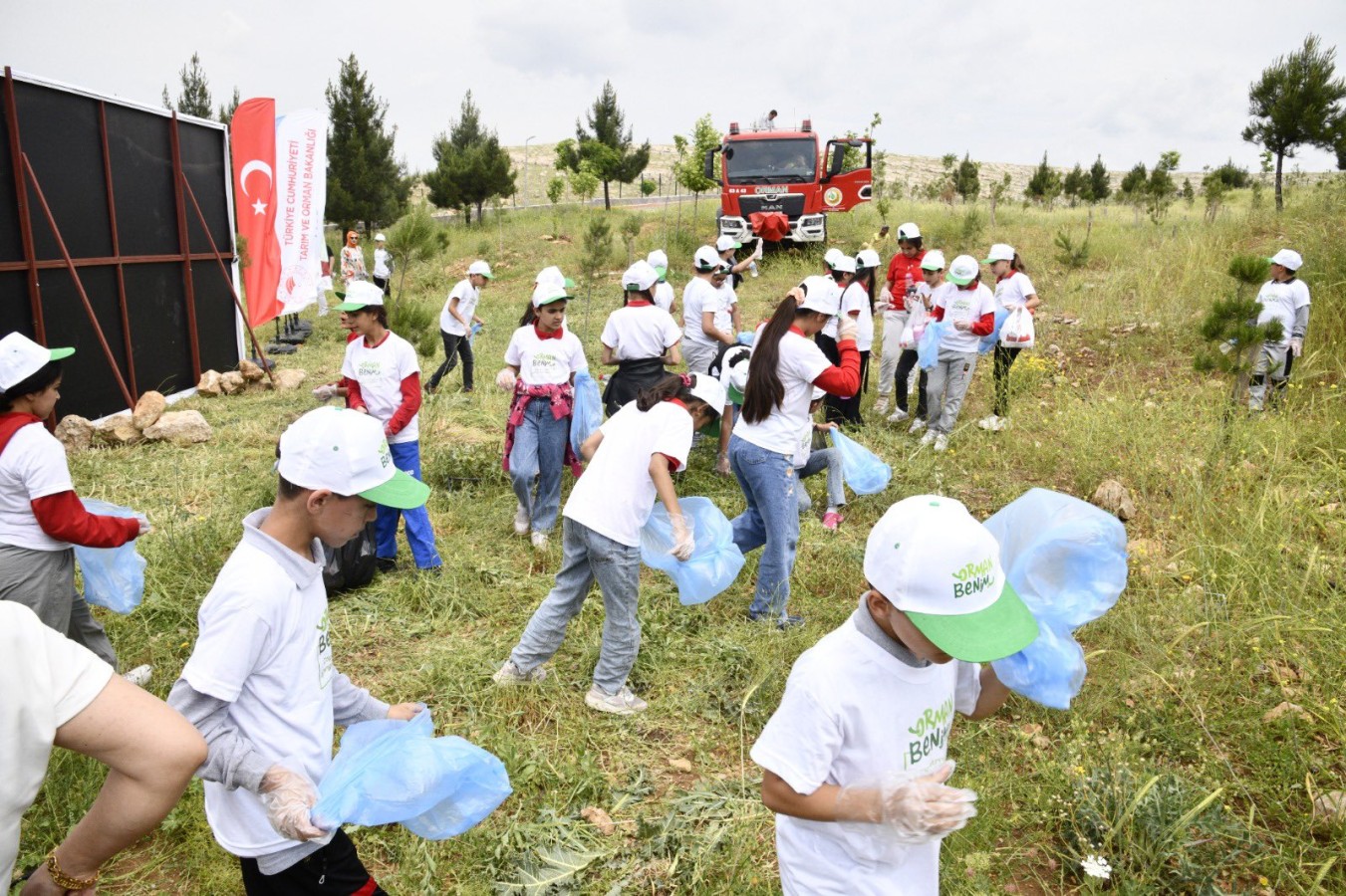 Şanlıurfa’da da gerçekleşen kampanyada 313 ton çöp toplandı