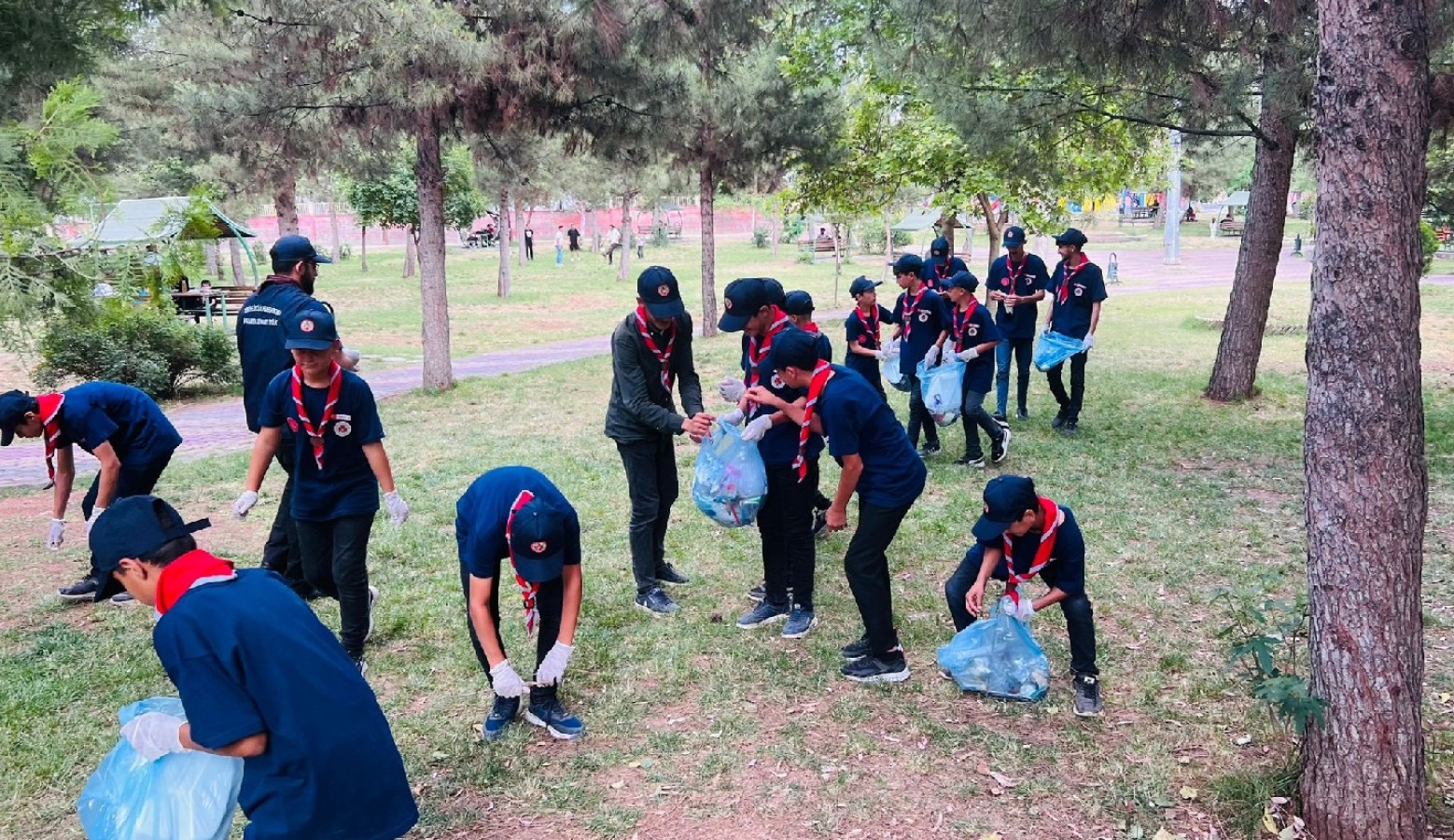 Şanlıurfa’da izcilerden örnek davranış;