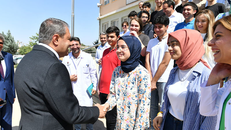 Vali Şıldak, YKS’ye girecek öğrencilere başarılar diledi;