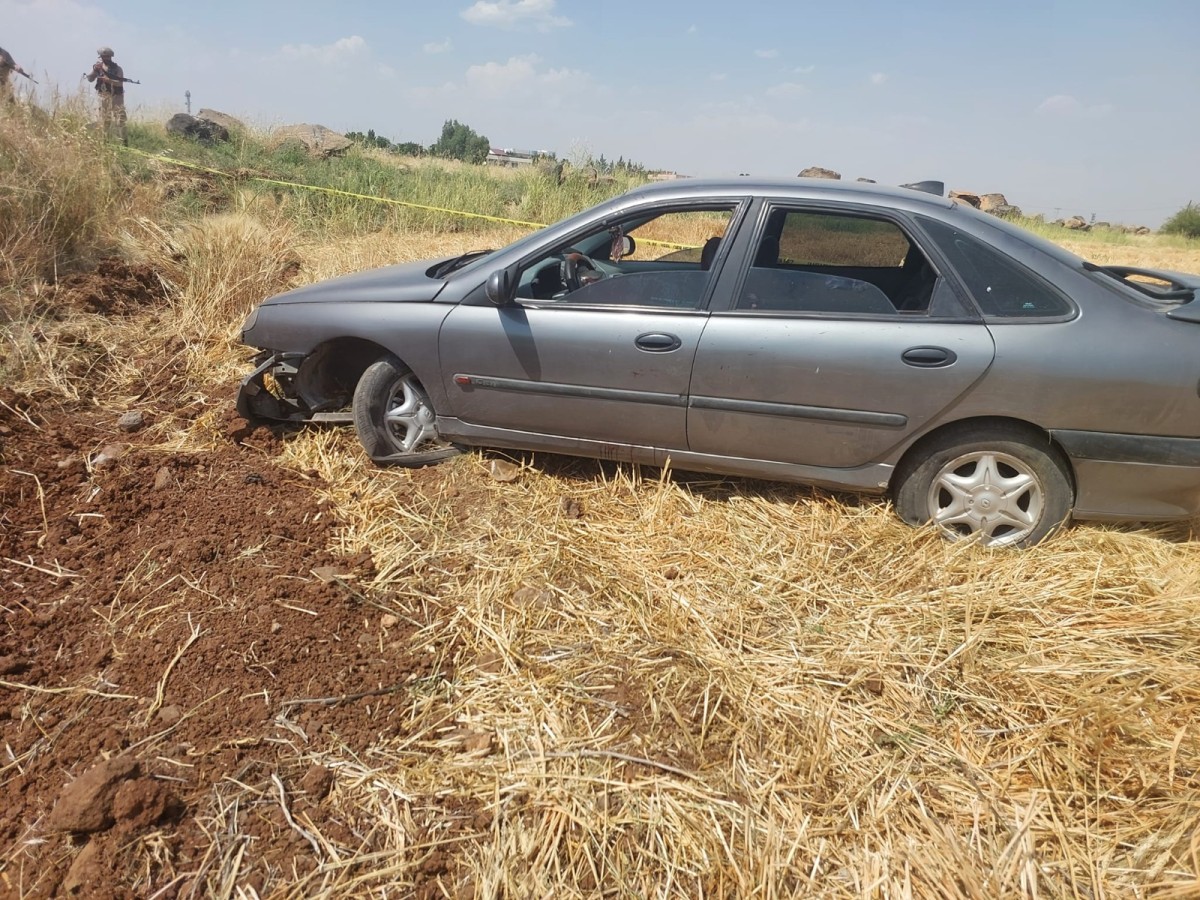 Viranşehir’de bir araç tarandı: 1 ölü 1 yaralı;