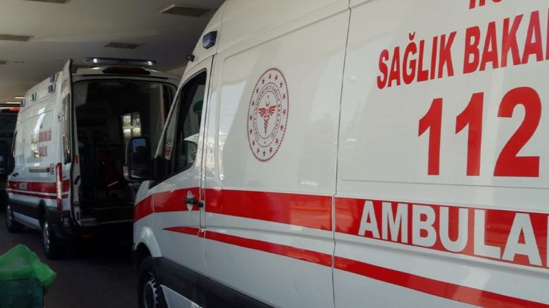 Şanlıurfa’da kamyonetin kamyona çarpmasıyla meydana gelen kazada 1 kişi hayatını kaybetti