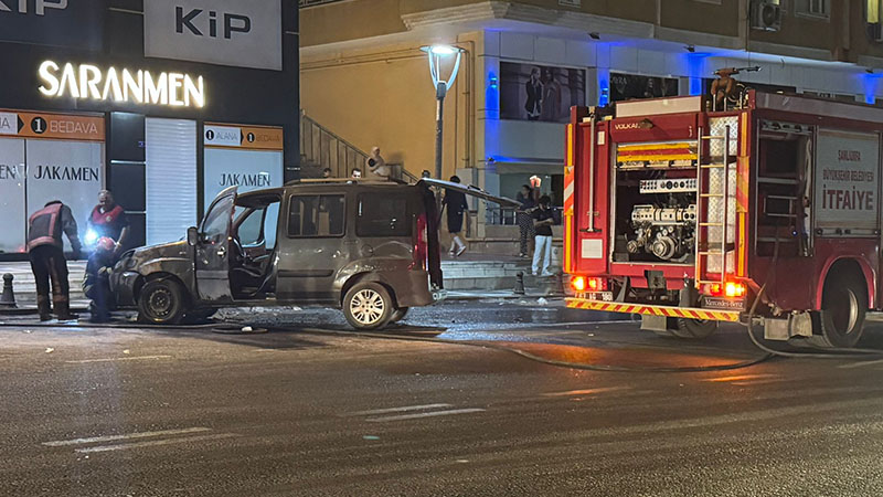 Haliliye’de araç yangını itfaiye ekipleri tarafından söndürüldü;