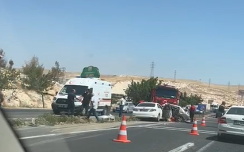 Şanlıurfa'da iki otomobil çarpıştı, 1 ölü 1 yaralı;