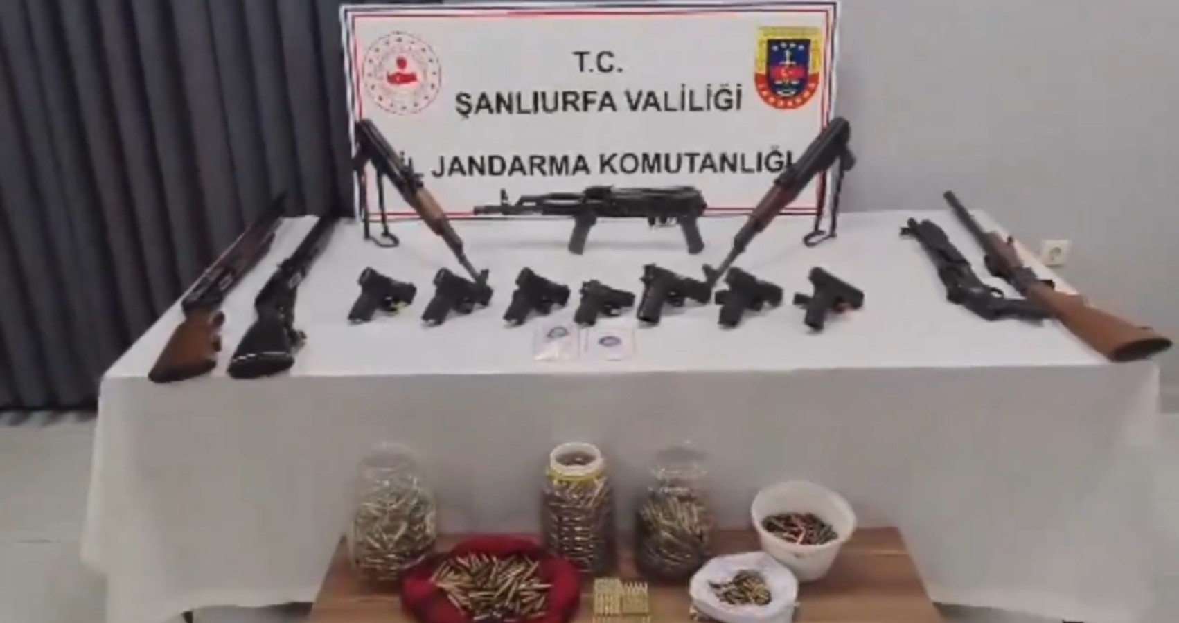 Viranşehir’de jandarmadan operasyon:2 tutuklama;