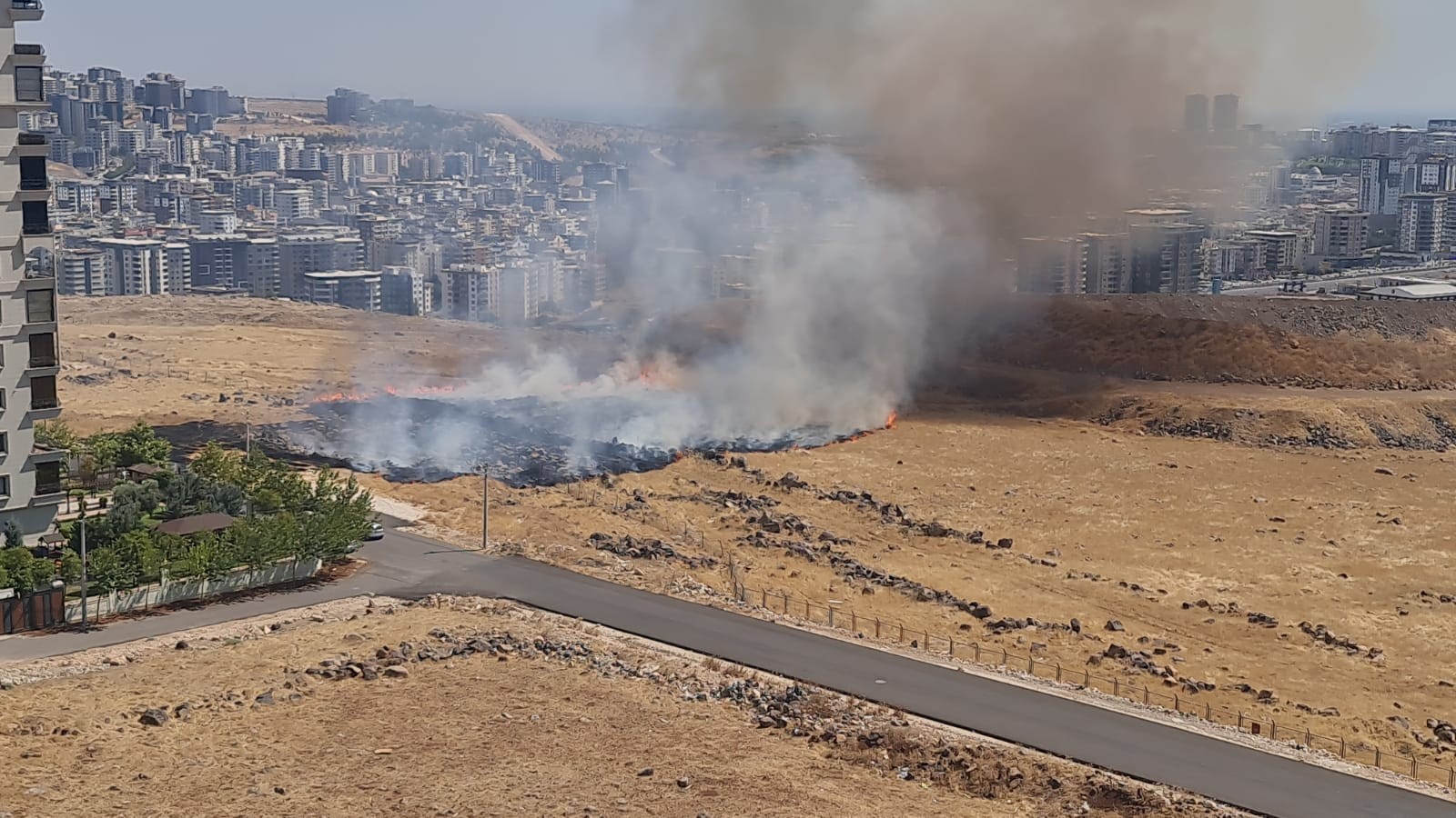 Askeri alanda yangın;