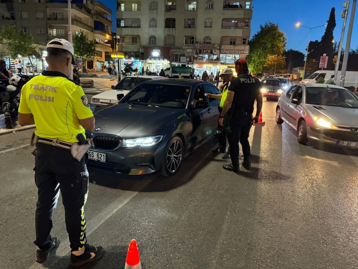 Şanlıurfa’da hız ihlali denetimi: 940 araca ceza;