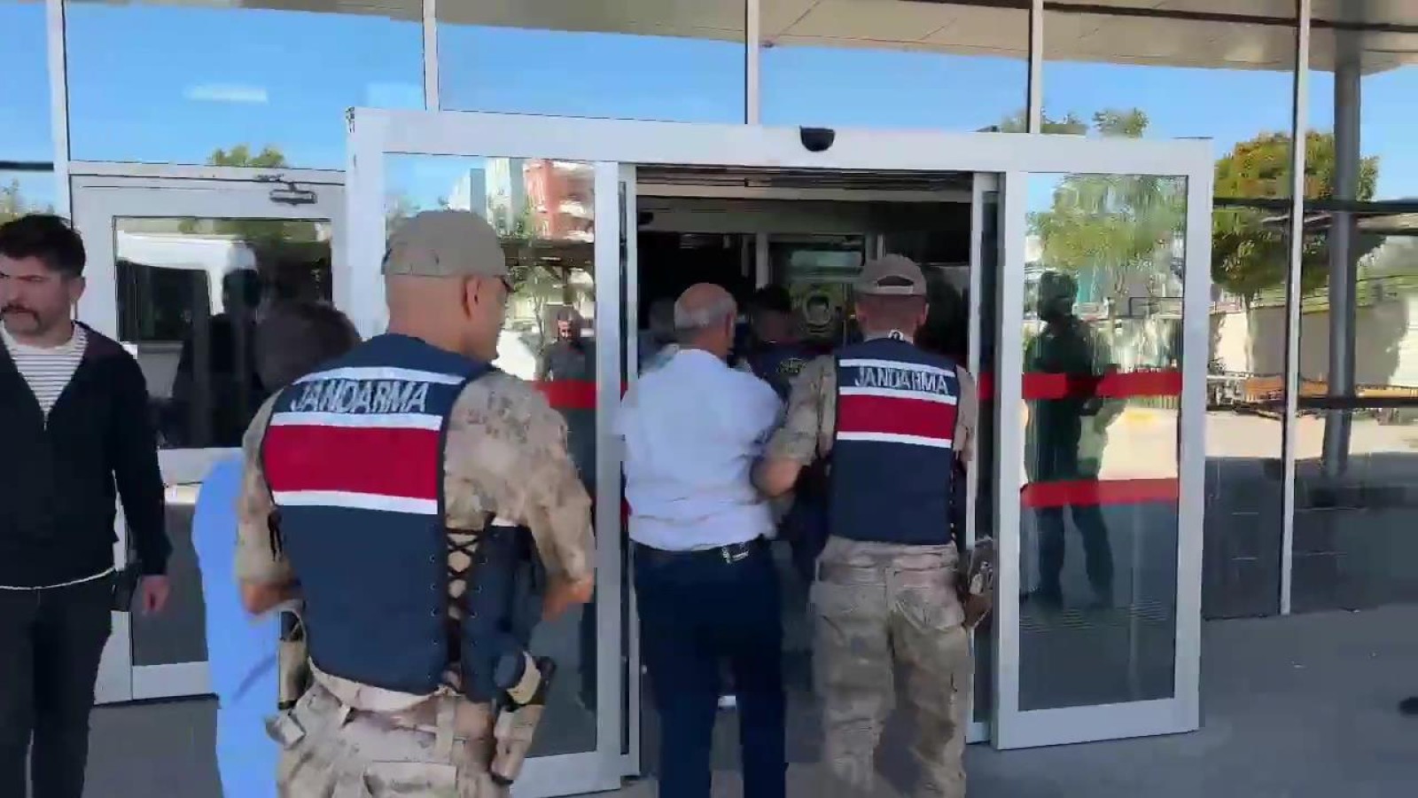 Şanlıurfa'da terör operasyonu: 4 firari yakalandı;