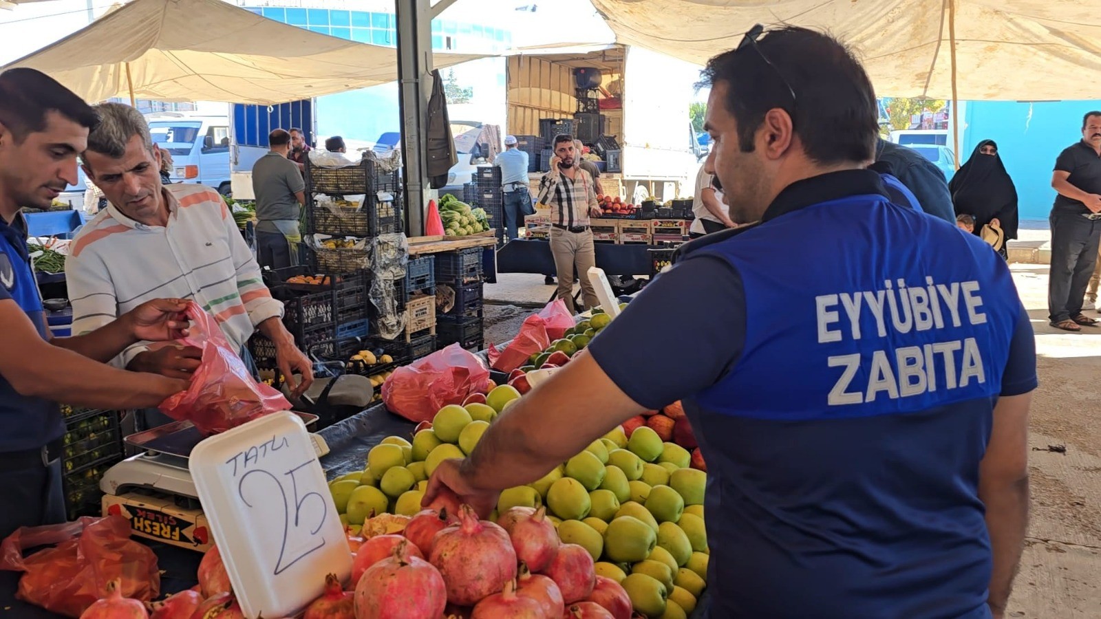 Şanlıurfa semt pazarında hassas terazi denetimi gerçekleşti;