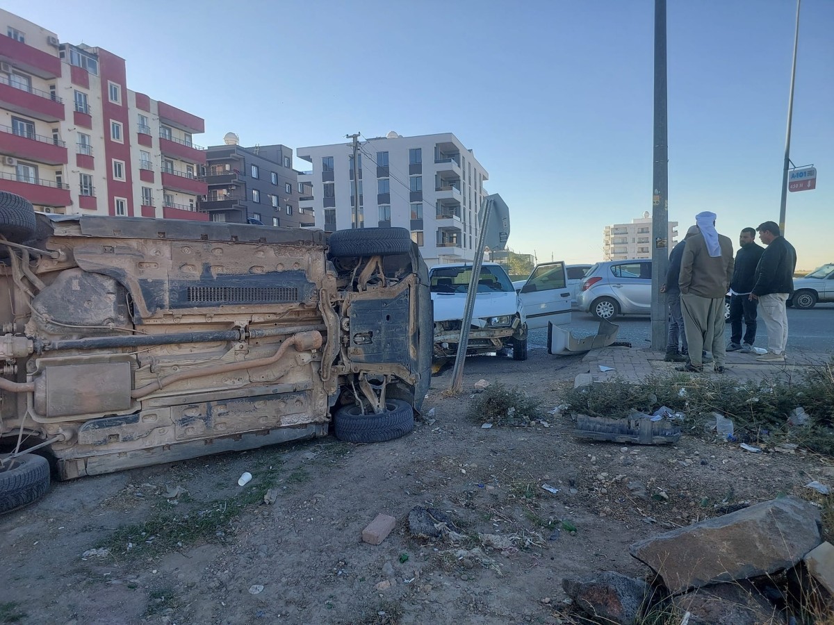 Viranşehir'de iki araç çarpıştı, 1 yaralı