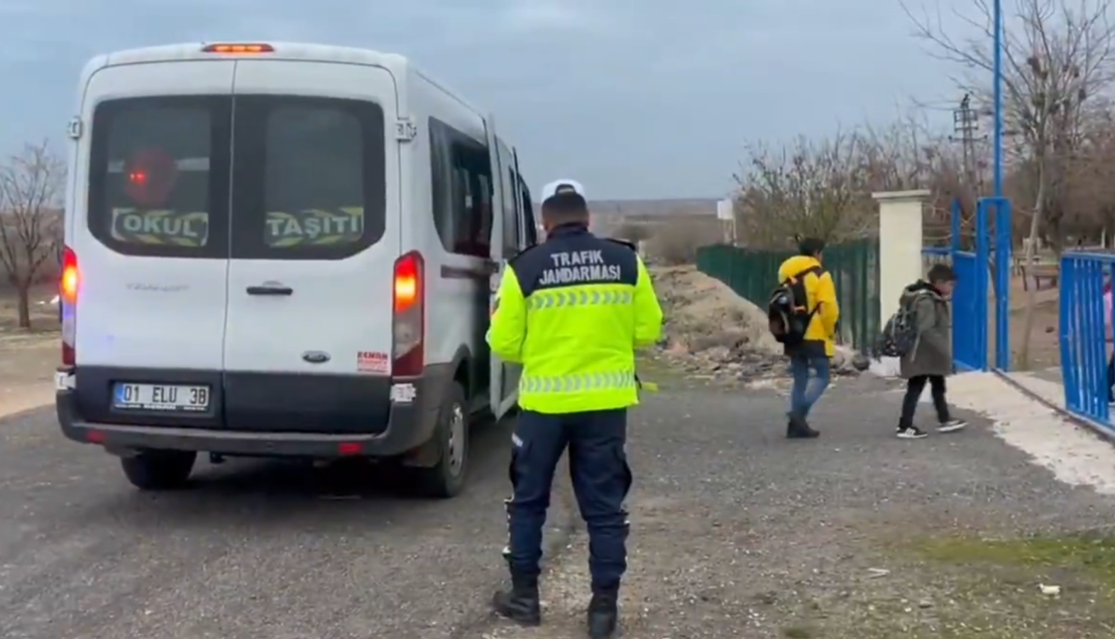 Şanlıurfa’da okul çevreleri ve servislerine denetim;